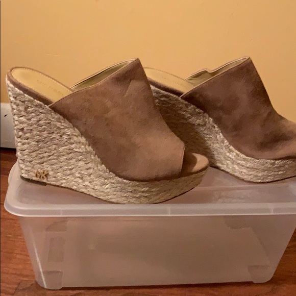 MICHAEL Michael Kors Shoes - Michel kors wedge heel tan shoes